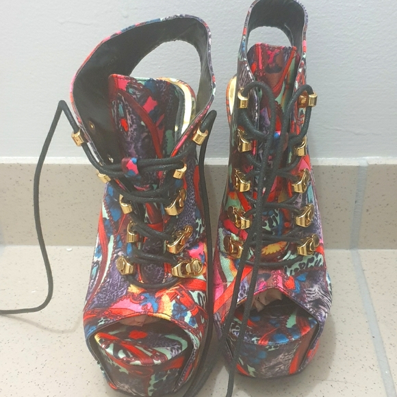 Pumps - Picture 3 of 4